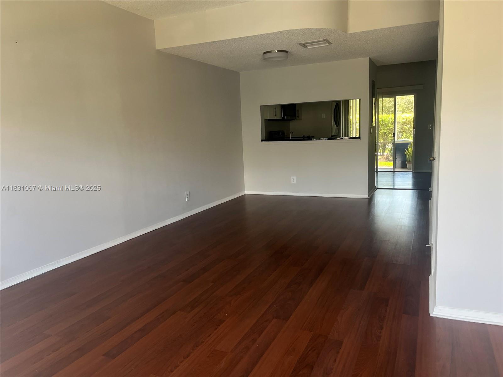 Beautifull 2 bed 2 1/2 townhouse at Weston. Close to highways, great schools, nice community. Plenty of guest parking. Clubhouse gym, tennis courts and pool. Easy to show.