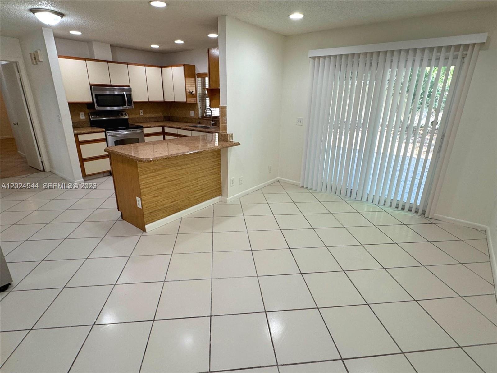 WEST DEERFIELD BEACH - Residential Lease