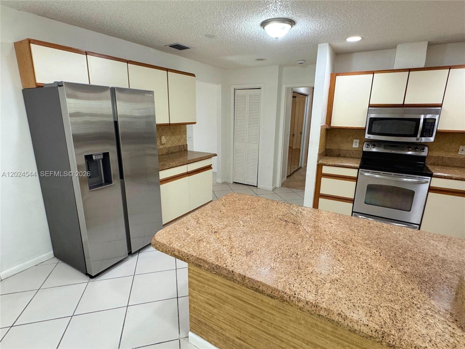 WEST DEERFIELD BEACH - Residential Lease