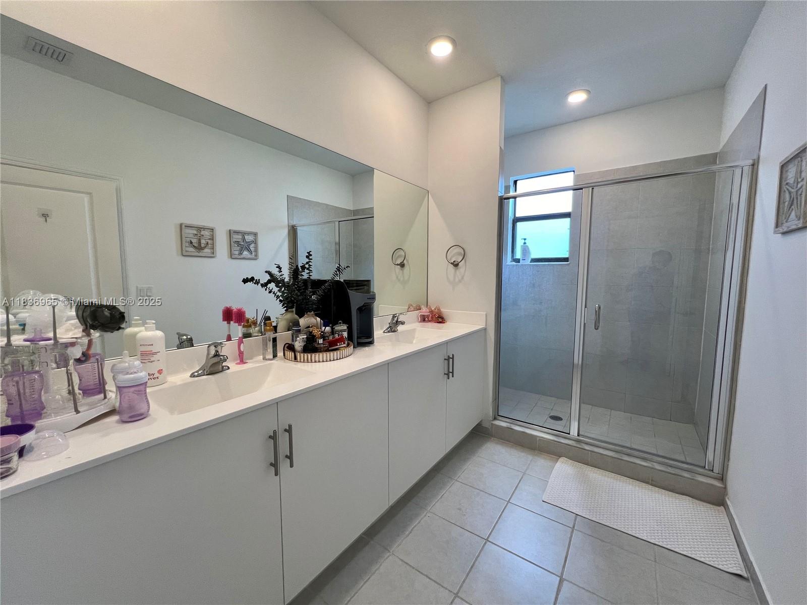 PINE ISLE - Residential