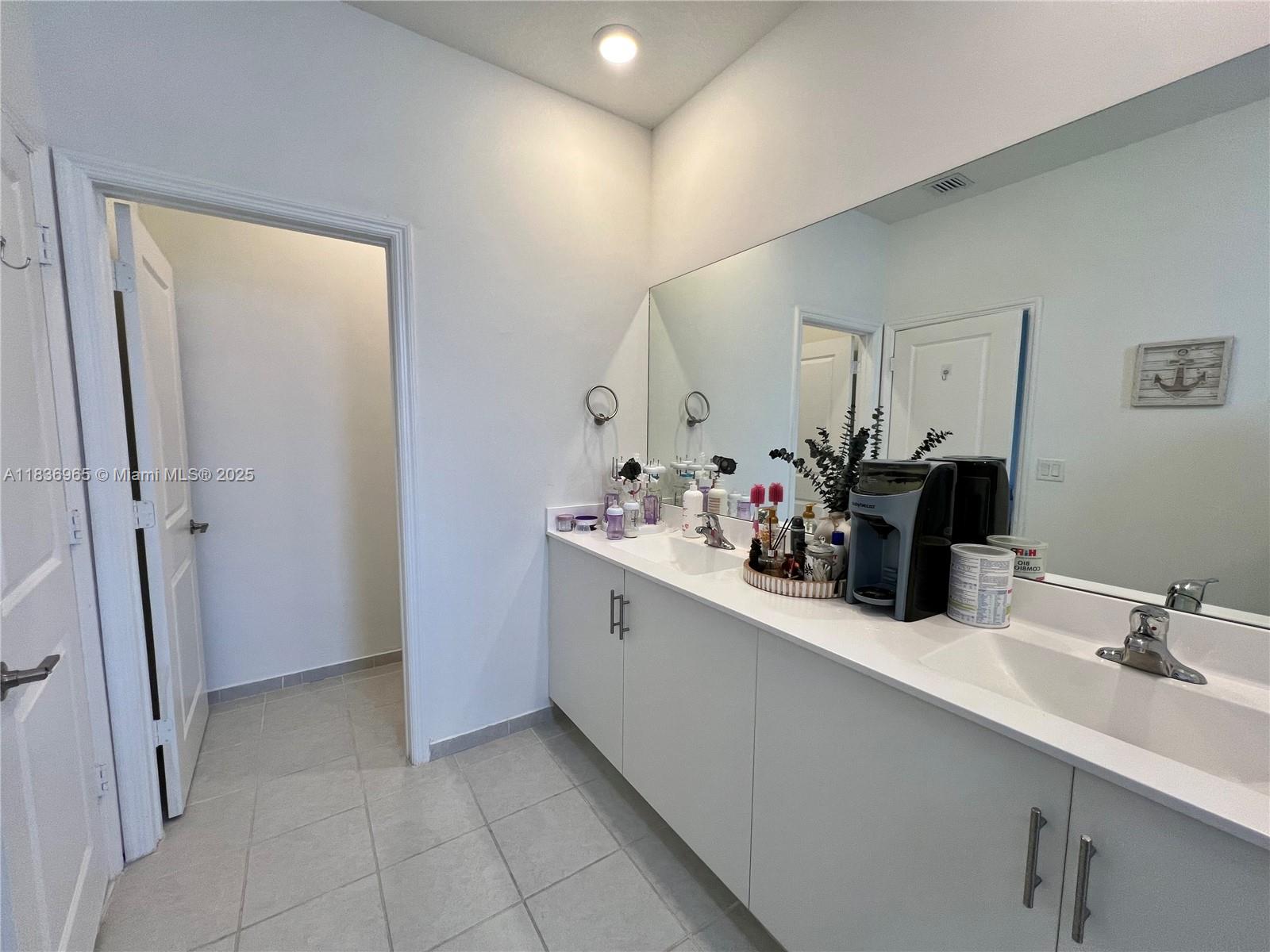 PINE ISLE - Residential