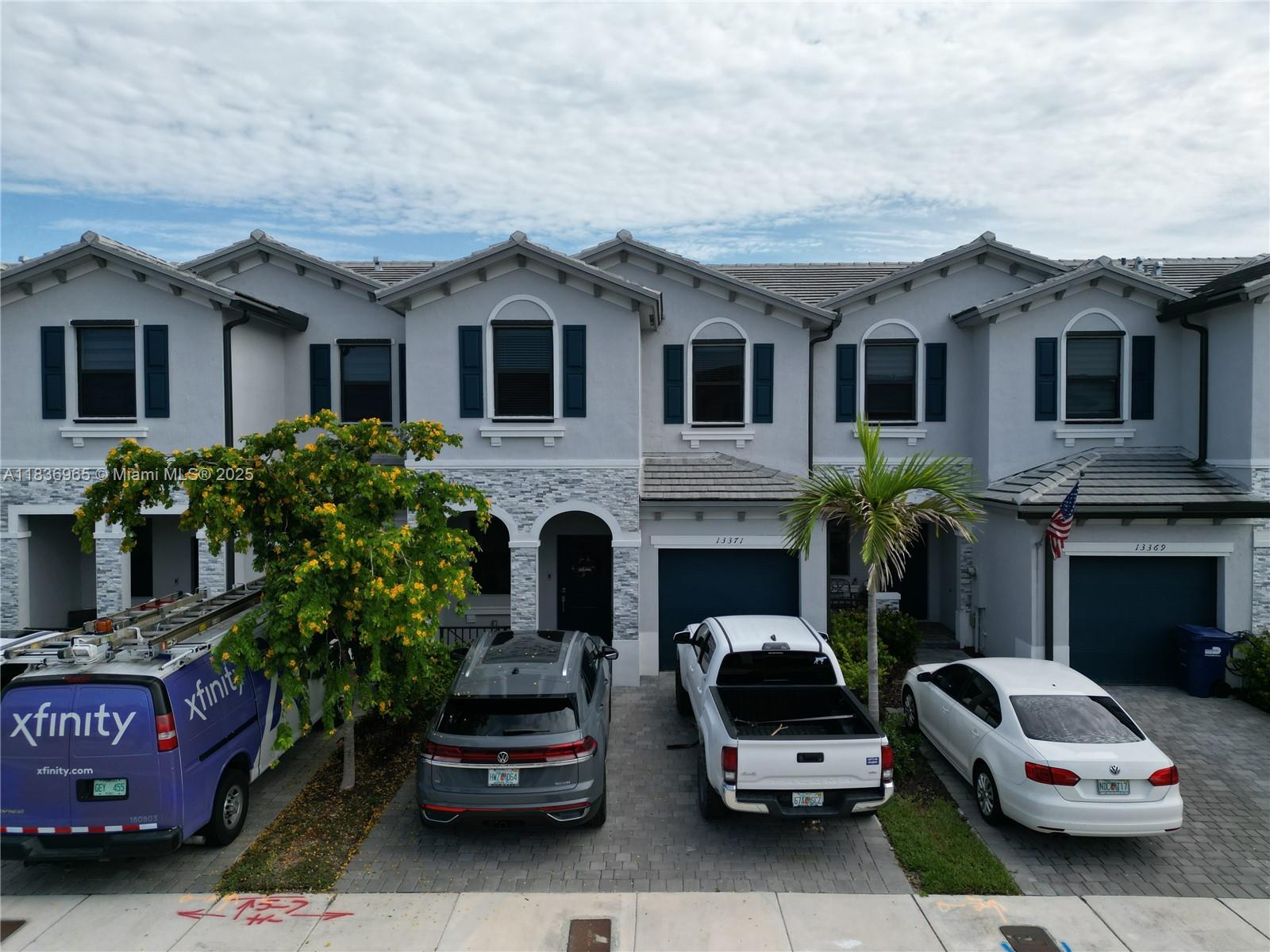 PINE ISLE - Residential