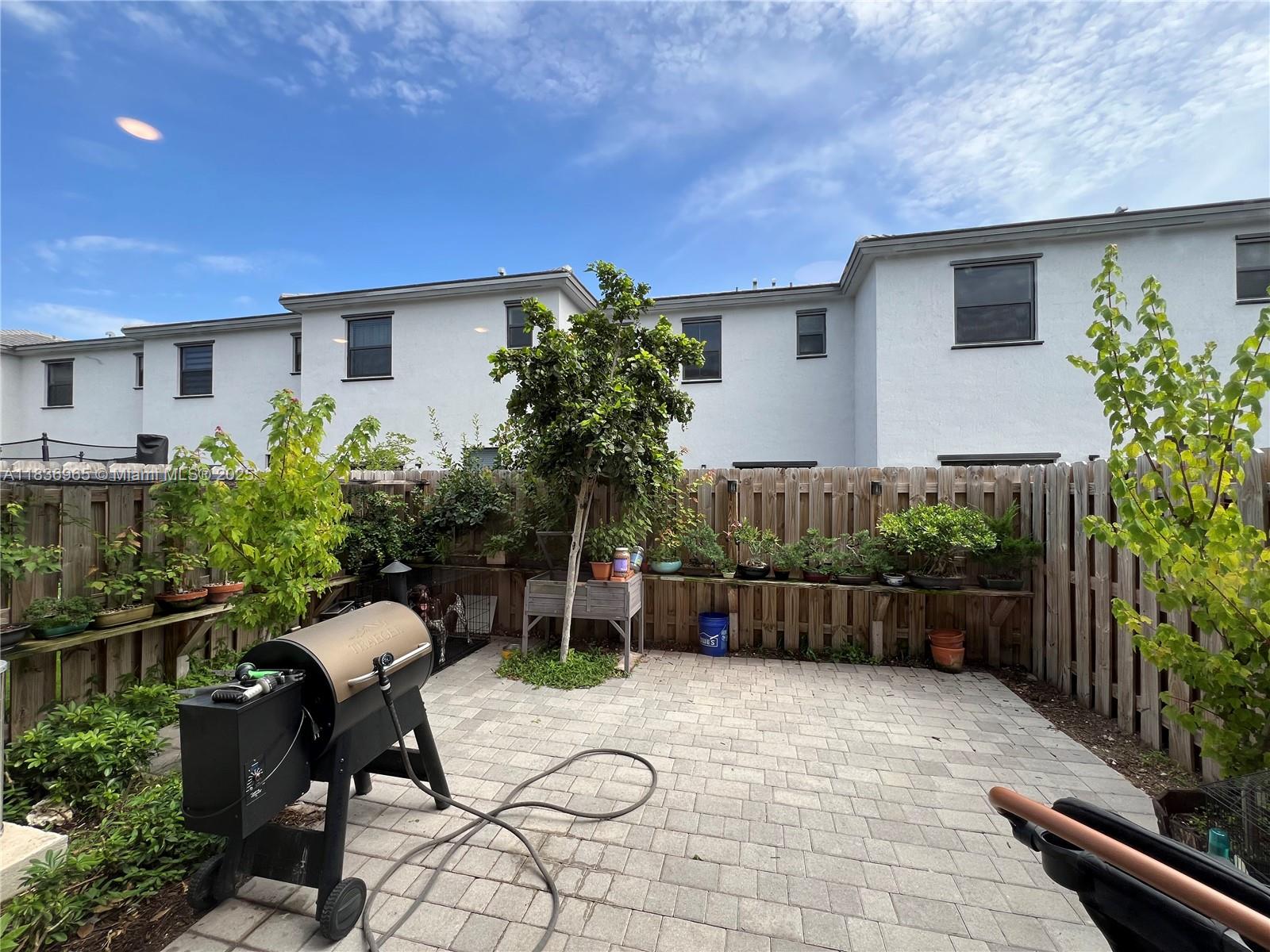 PINE ISLE - Residential