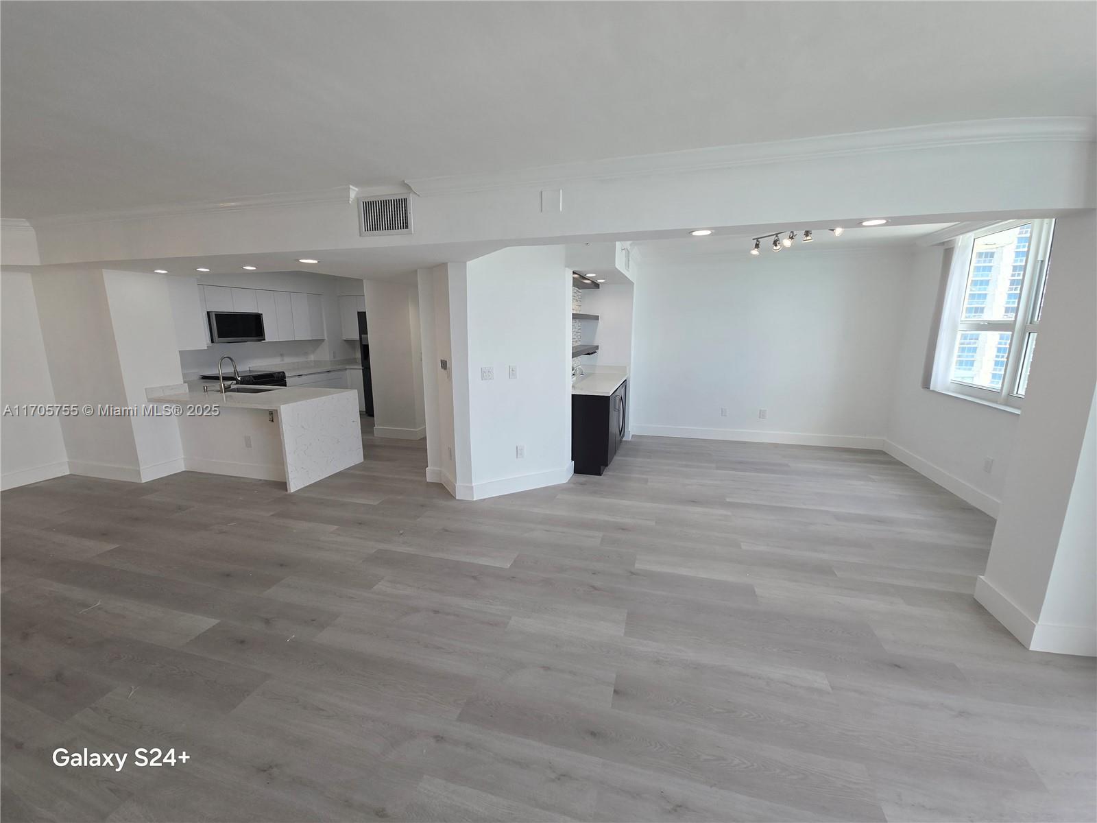 Rental Property at 1155 Brickell Bay Dr 3404, Miami, Broward County, Florida - Bedrooms: 3 
Bathrooms: 2  - $6,150 MO.