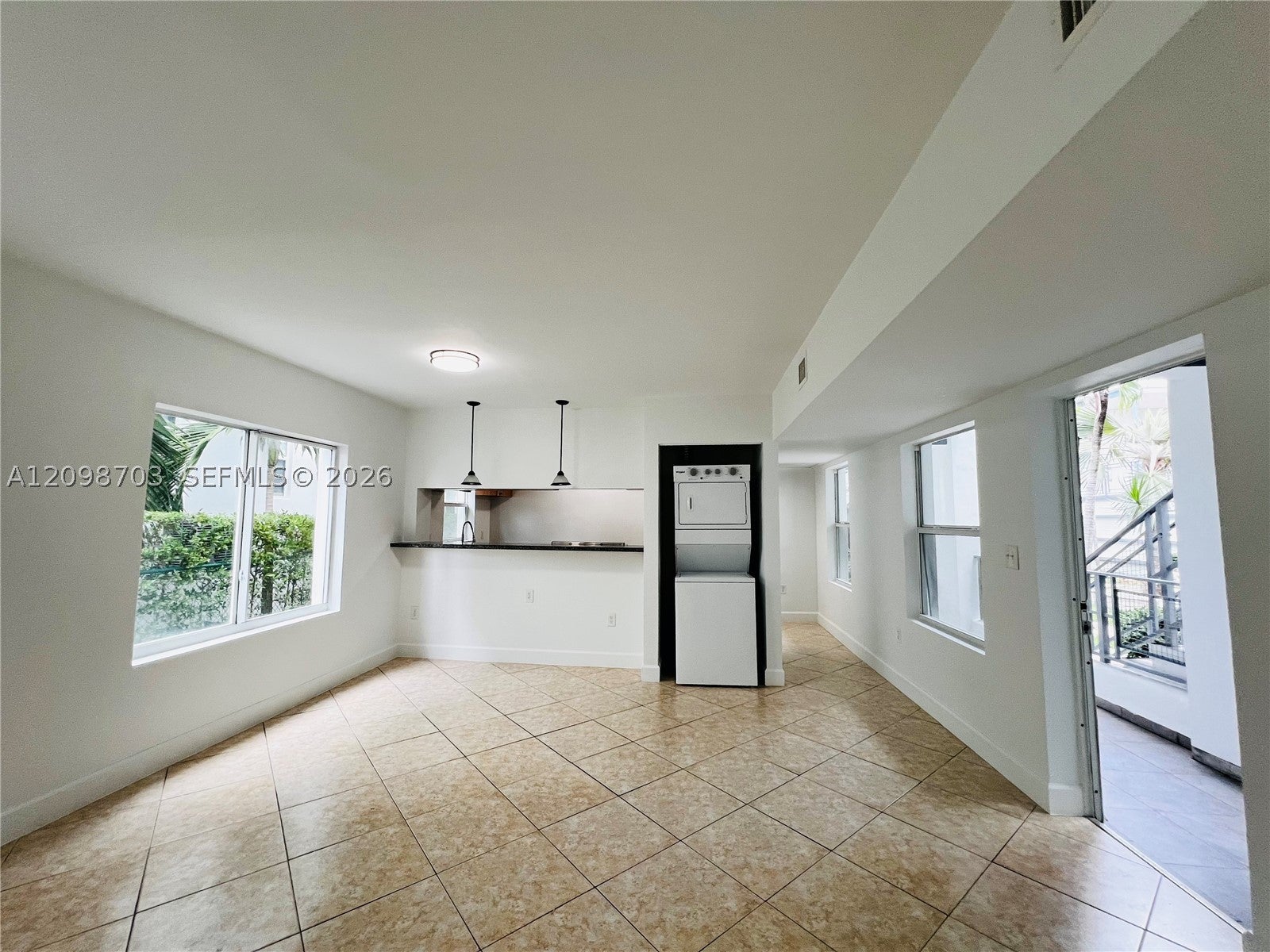950 Bay Dr 7