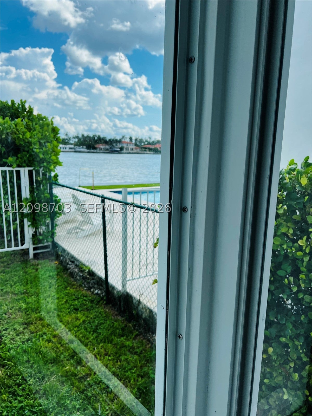950 Bay Dr 7