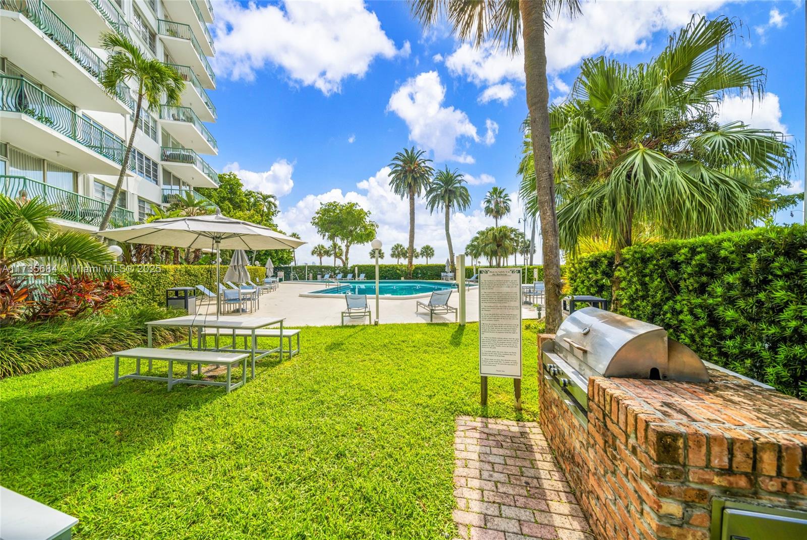 BRICKELL BAY TOWER CONDO - Residential