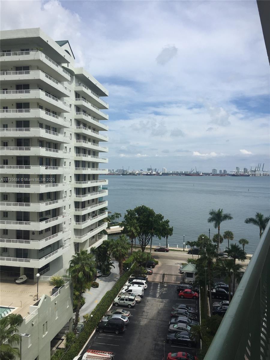 1408 Brickell Bay Dr 917