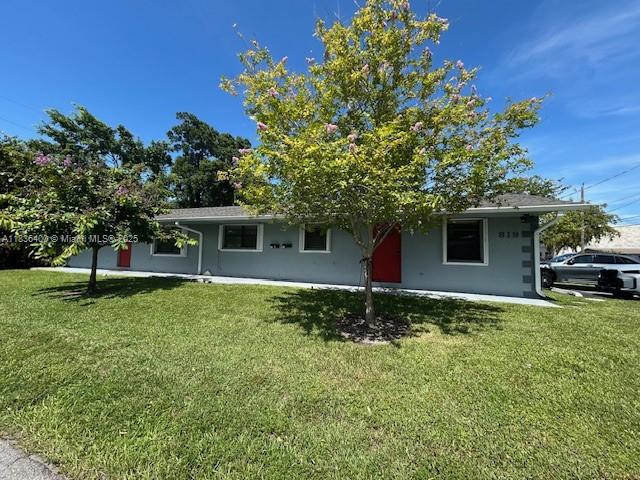 Spacious 1 bedroom with a queen size bed. Upgraded Full kitchen, full bathroom, nook dining, spacious living room with sofa and central AC. Located in the heart of Hallandale Beach within 10-20 minutes of 5 major hospitals. and lots of surrounding places for indoor/outdoor entertainment. We are located close to the Aventura mall, Gulfstream casino & shoppes, Hollywood boardwalk, miles of coastline beaches, Fort Lauderdale airport and cruise ports. There is one assigned free parking, cable tv with internet.