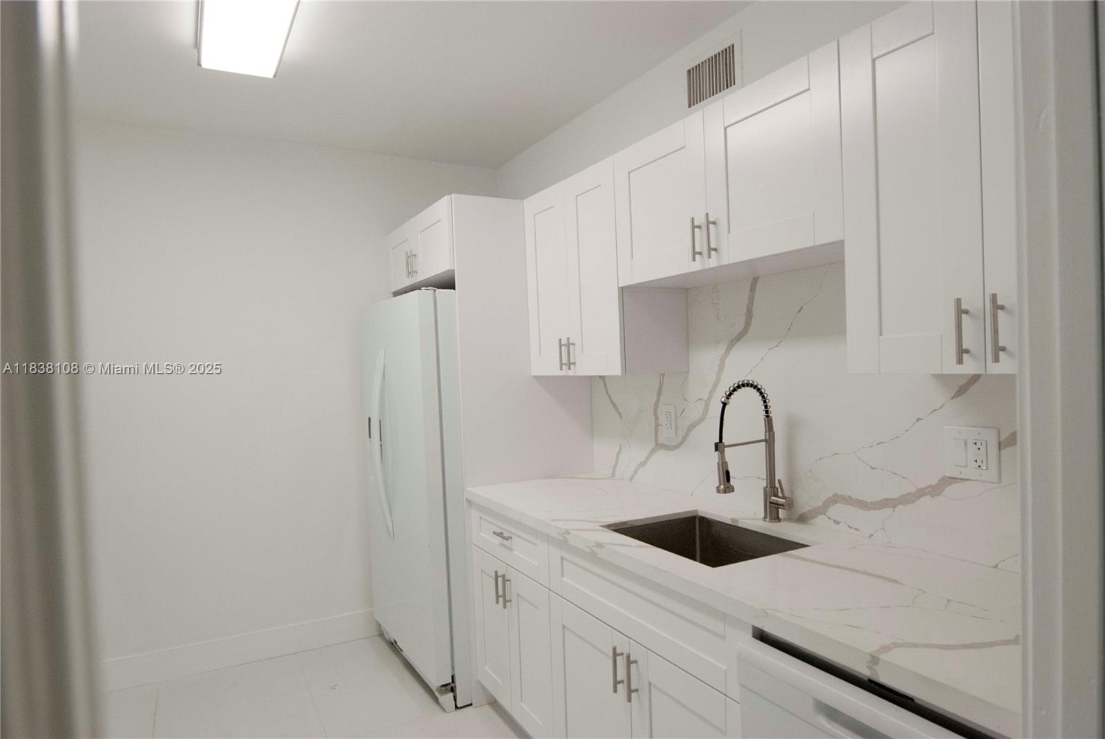 KEY COLONY NO 4 CONDO - Residential Lease