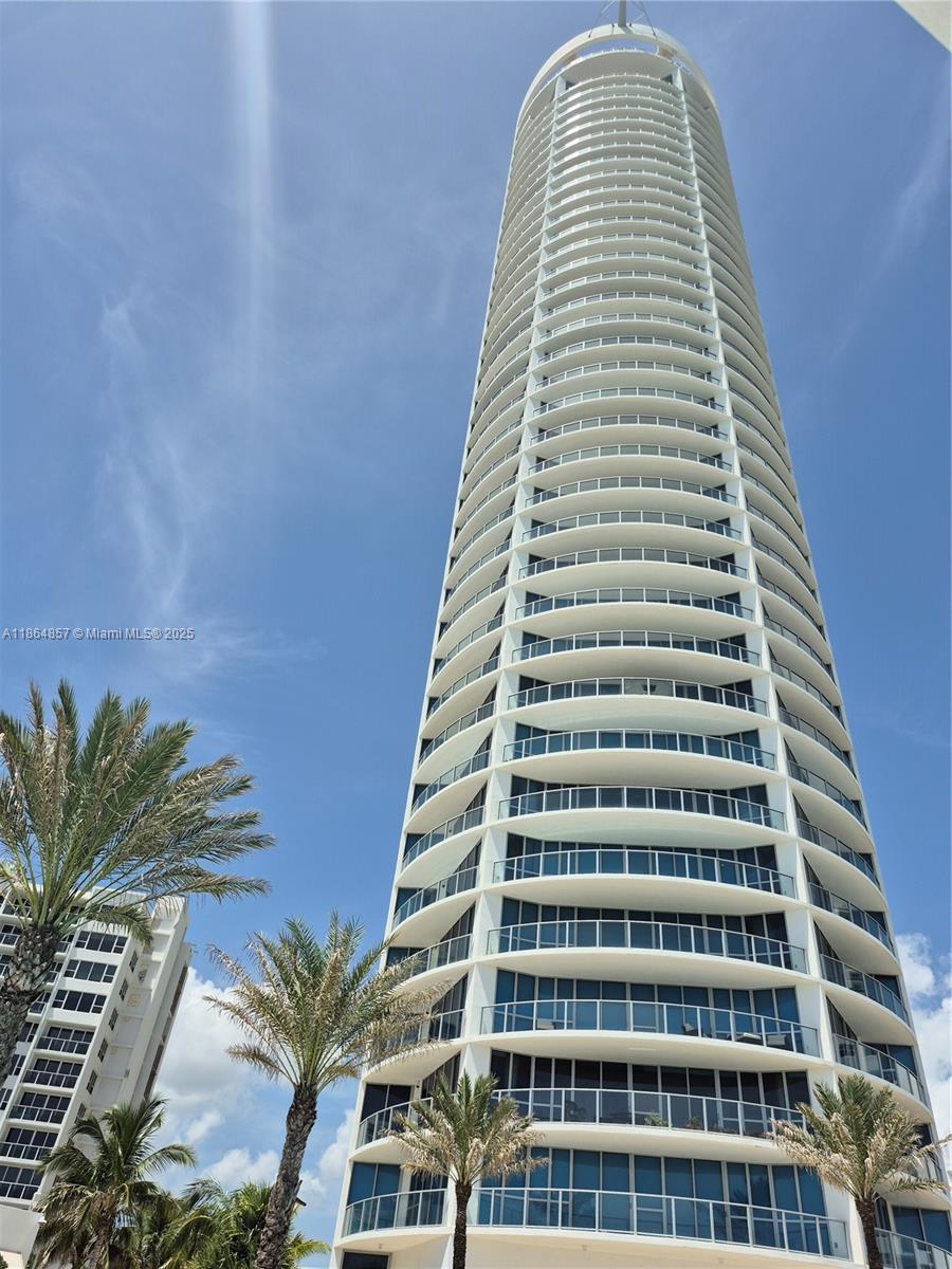 3101 S Ocean Dr 2707