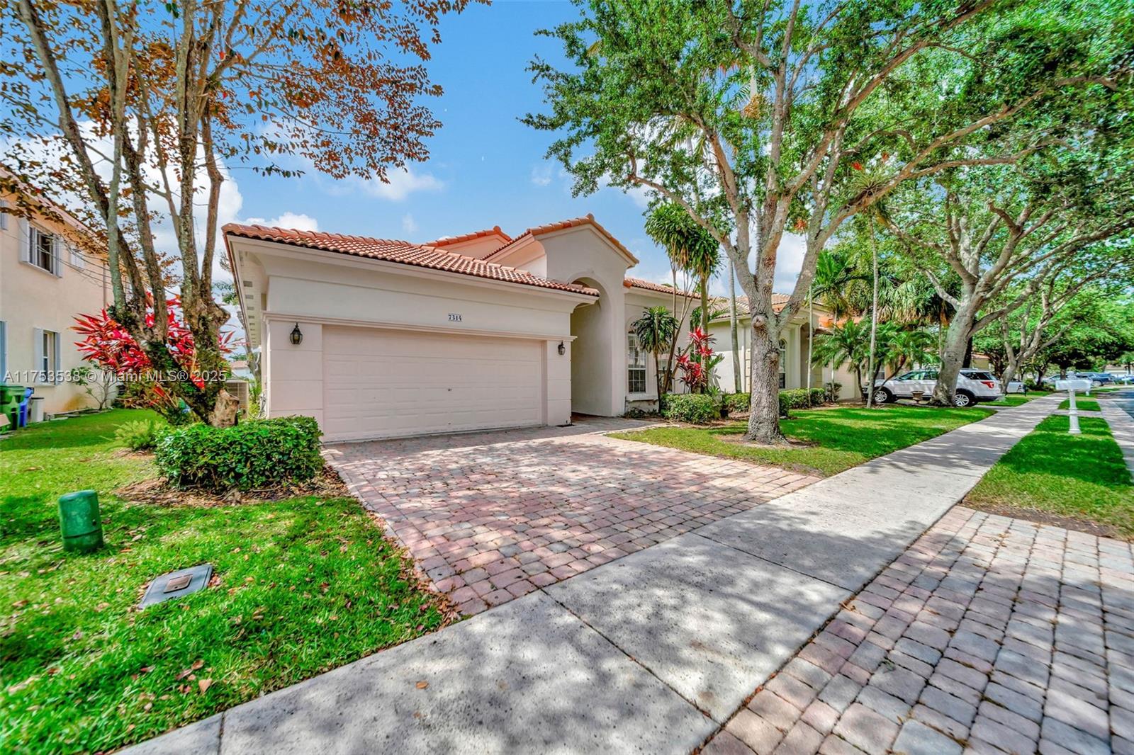 7314 Nw 19th Ct, Pembroke Pines, Miami-Dade County, Florida - 4 Bedrooms  
2 Bathrooms - 