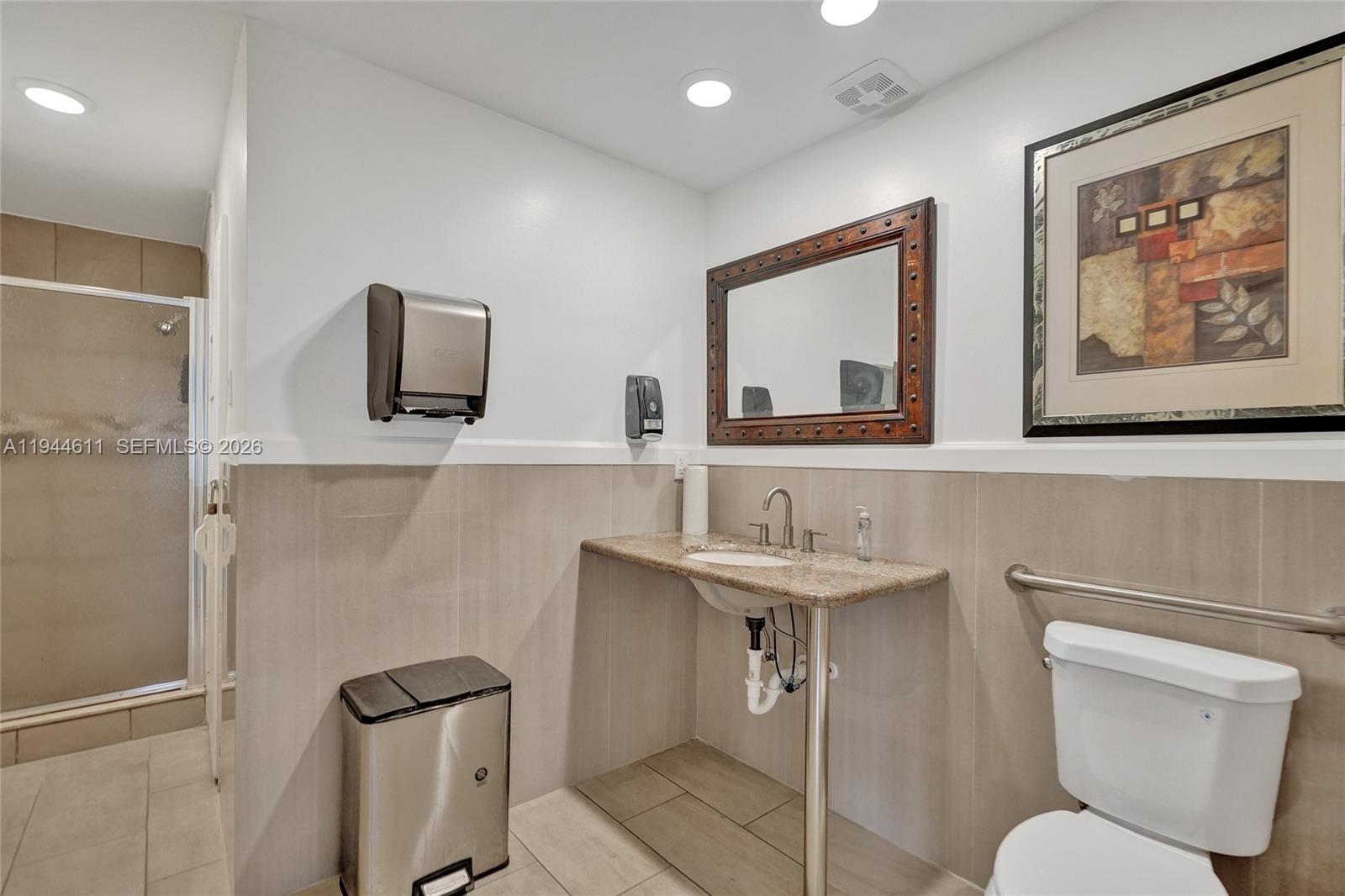 OCEAN MONARCH CONDO - Residential