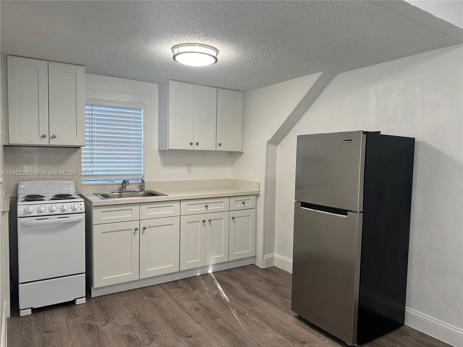 SILVER SHORES UNIT - Residential Lease