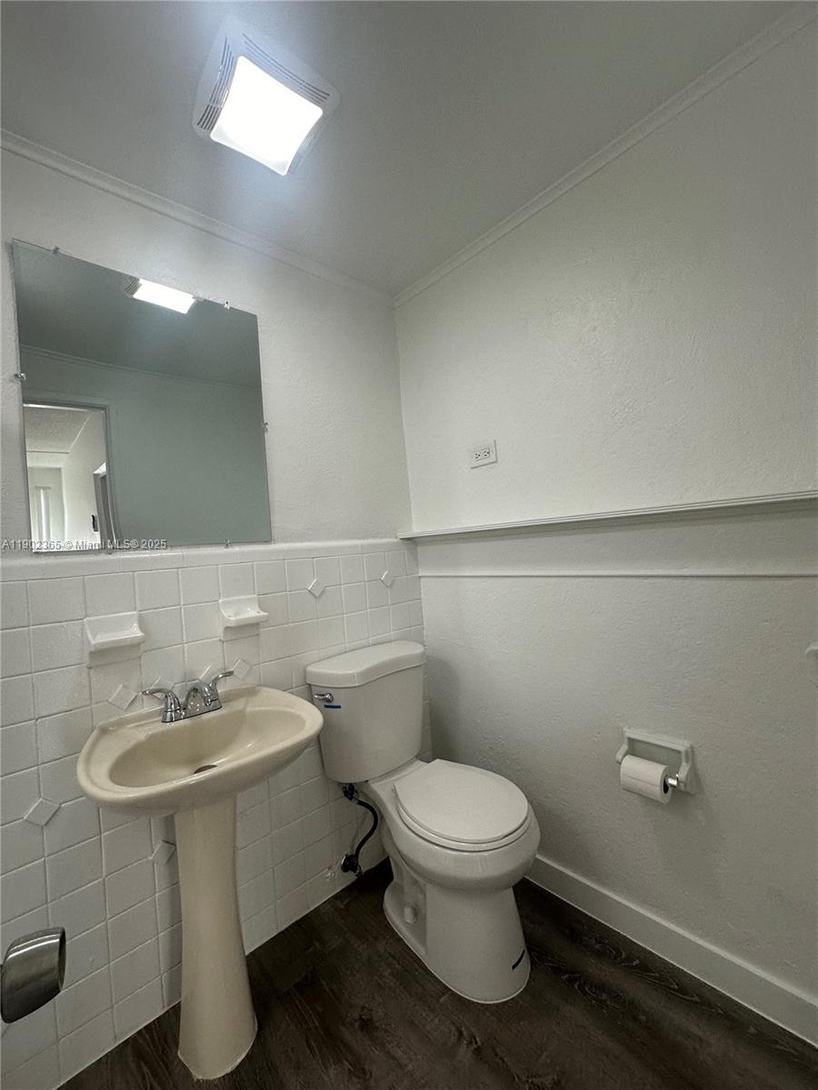 SILVER SHORES UNIT - Residential Lease