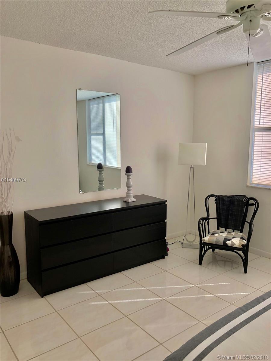 HILLCREST EAST 25 CONDO - Residential