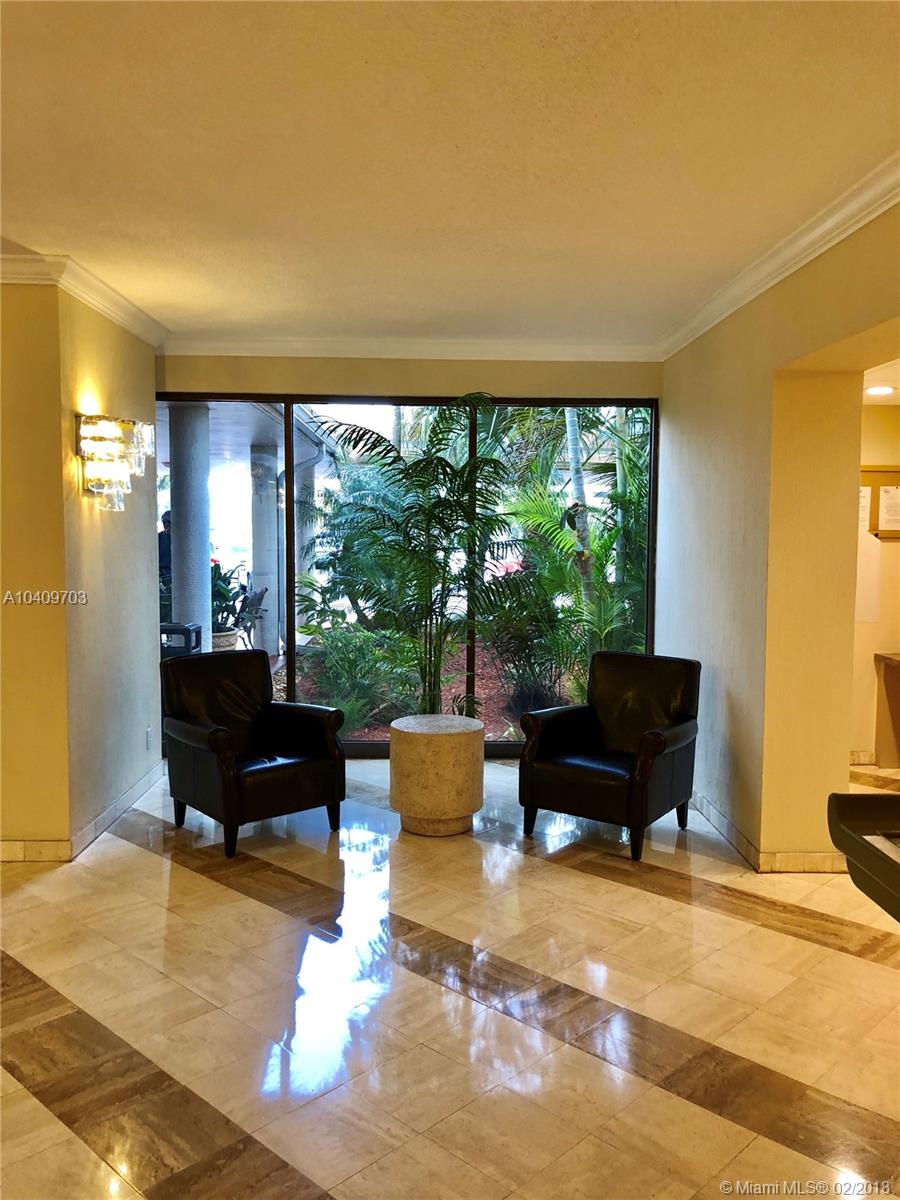 HILLCREST EAST 25 CONDO - Residential