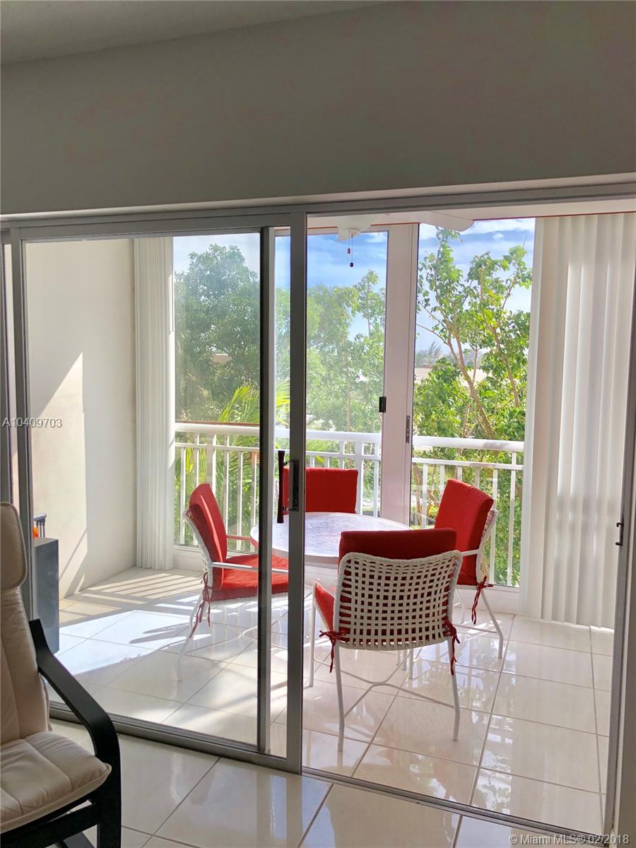 HILLCREST EAST 25 CONDO - Residential