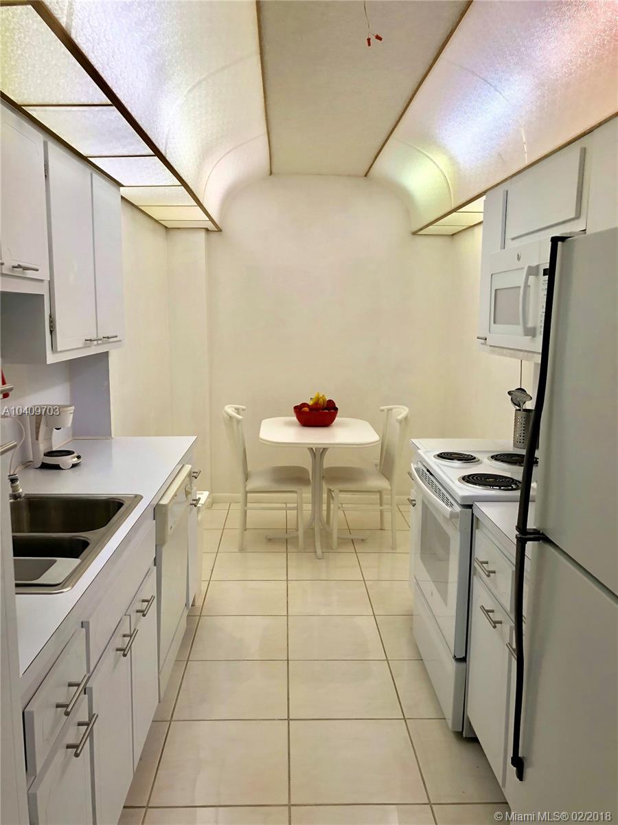 HILLCREST EAST 25 CONDO - Residential