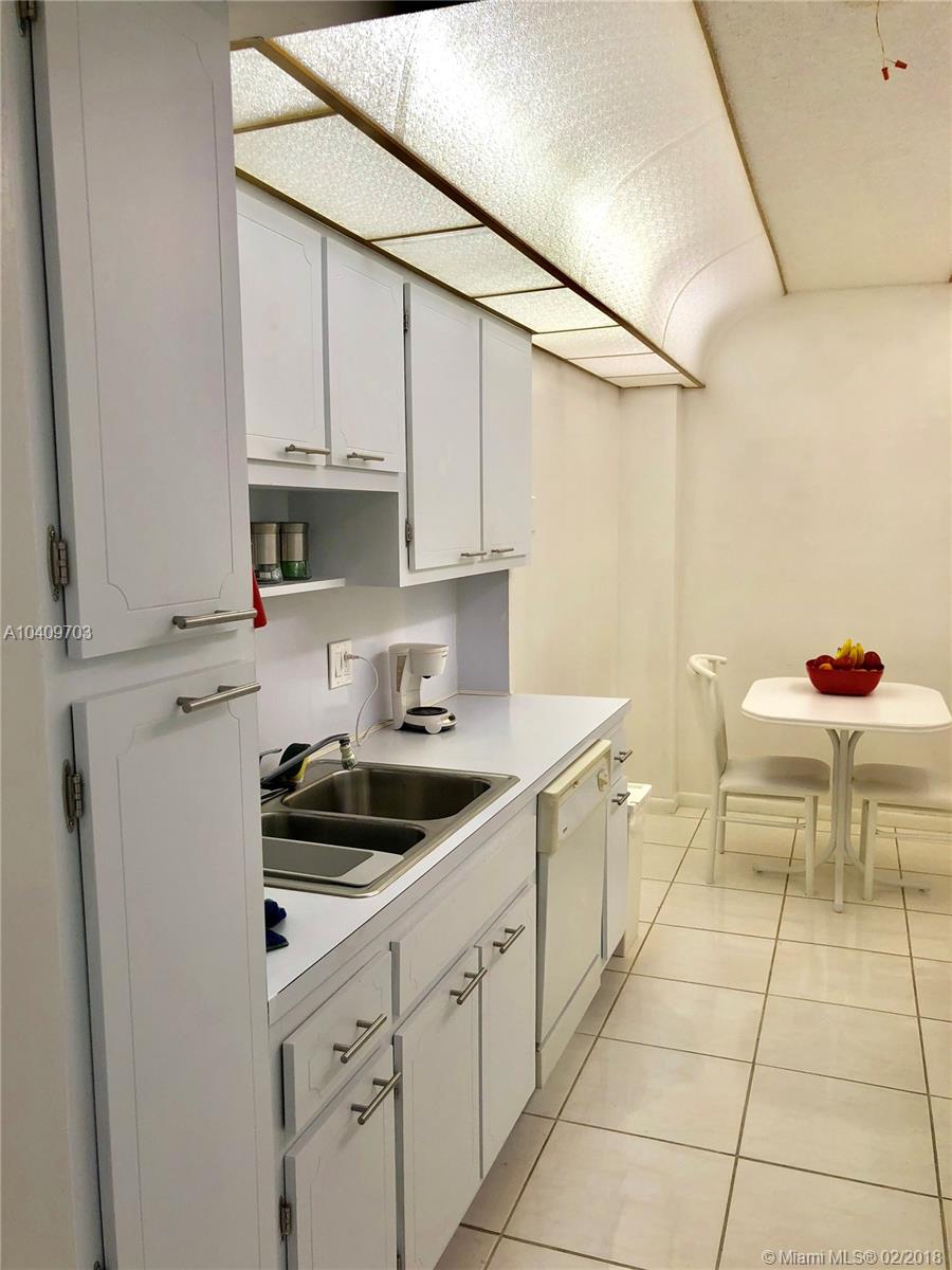 HILLCREST EAST 25 CONDO - Residential