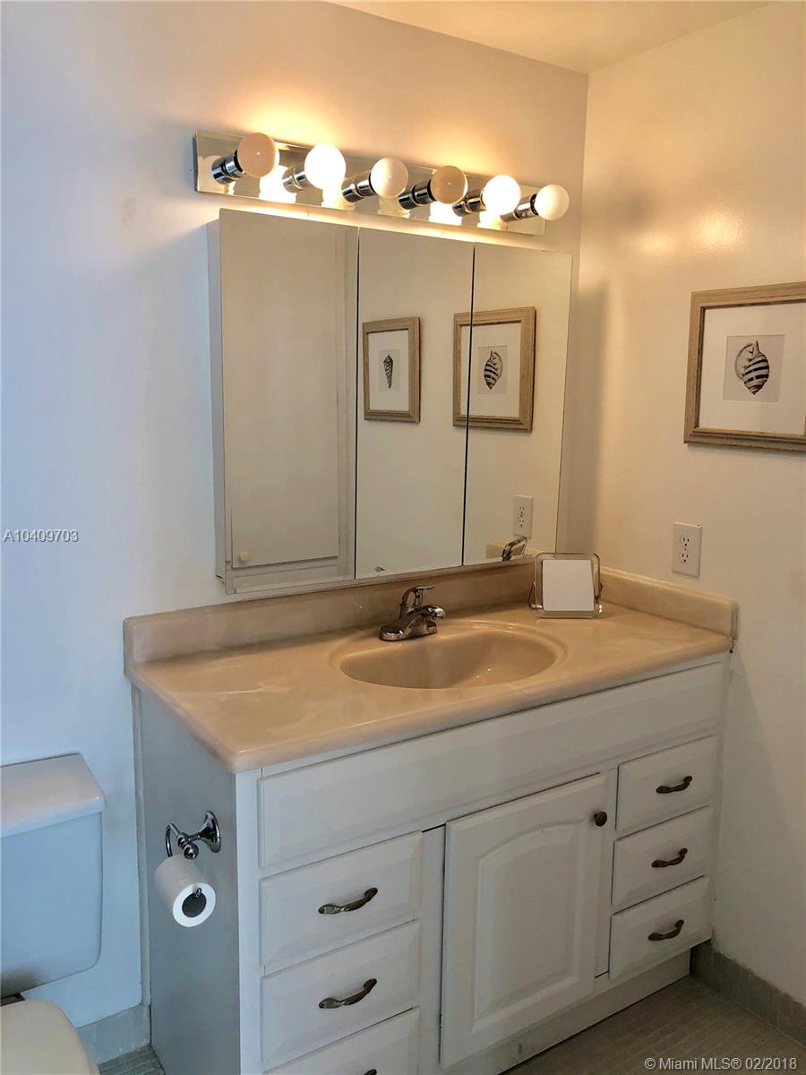 HILLCREST EAST 25 CONDO - Residential