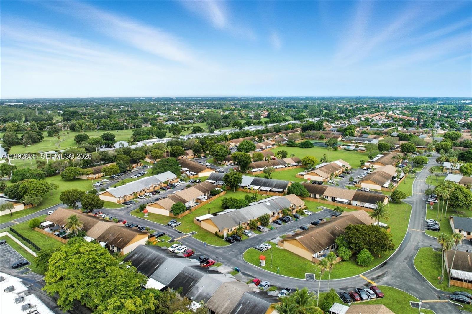 COUNTRY LAKE MANORS TOWNH - Residential