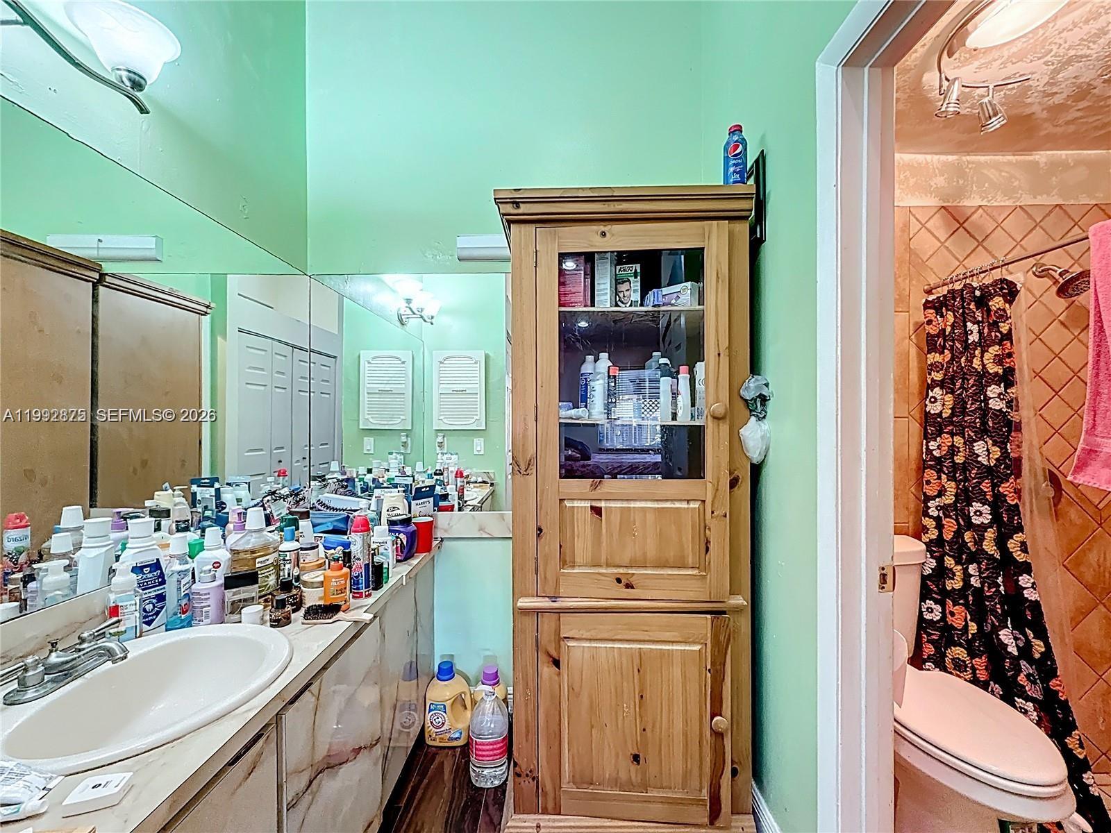 COUNTRY LAKE MANORS TOWNH - Residential