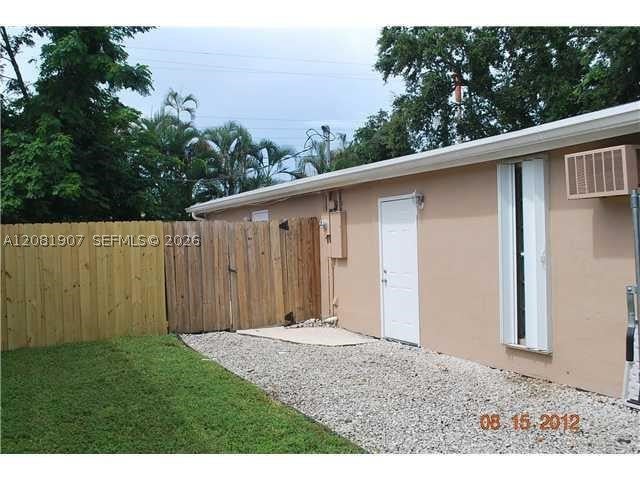 Photo of 4041 SW 50th St, Dania Beach, FL 33314 (MLS # A12081907)