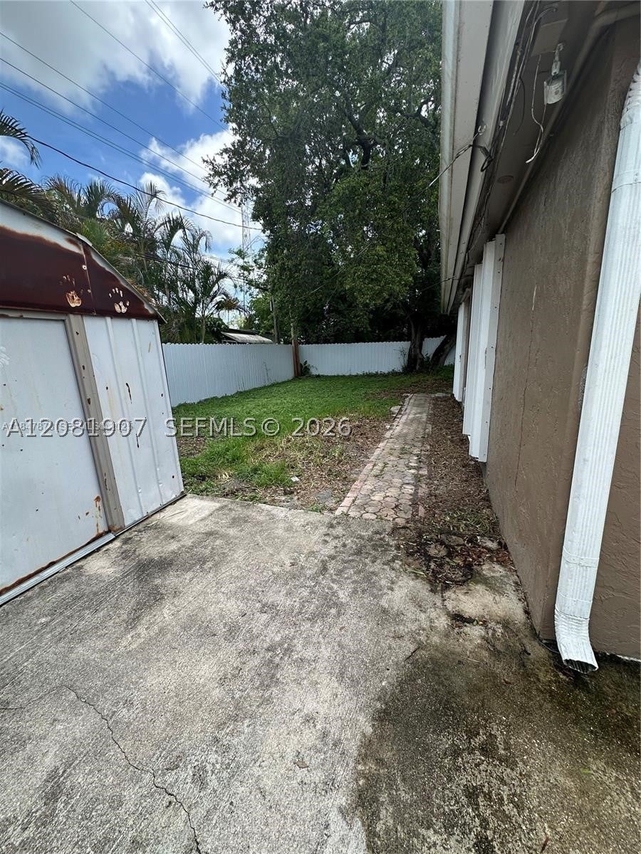 Photo of 4041 SW 50th St, Dania Beach, FL 33314 (MLS # A12081907)