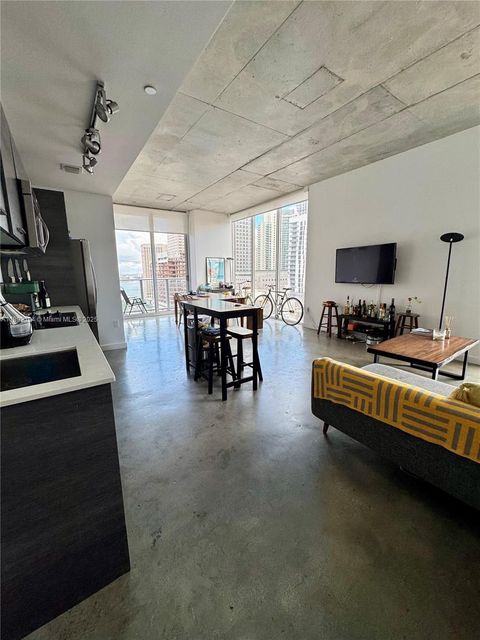 151 SE 1st St 1801 Miami FL 33131