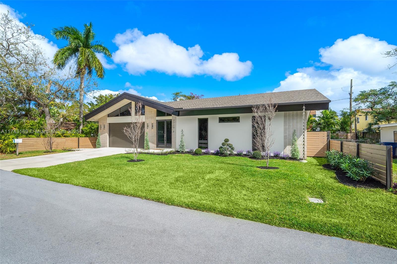 2710 Ne 6th Ln, Wilton Manors, Broward County, Florida - 3 Bedrooms  
3 Bathrooms - 