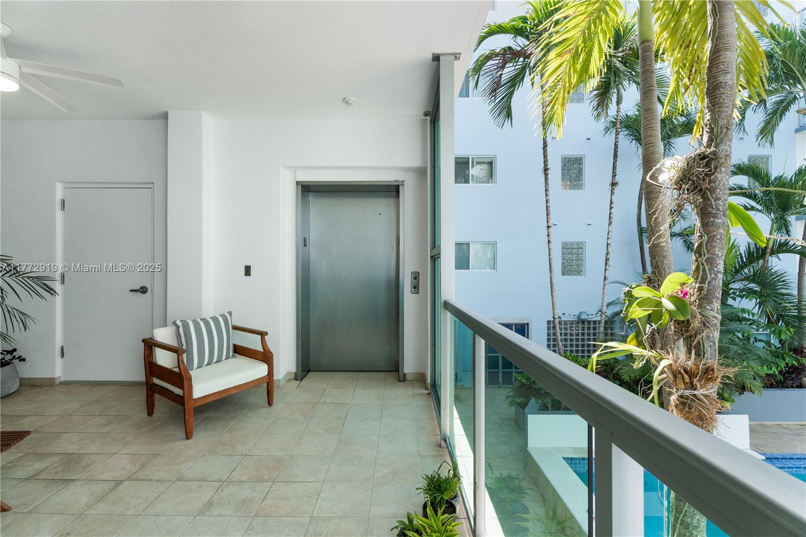 2699 Tigertail Ave 23