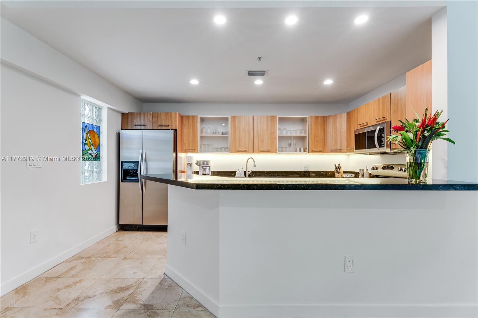 2699 Tigertail Ave 23