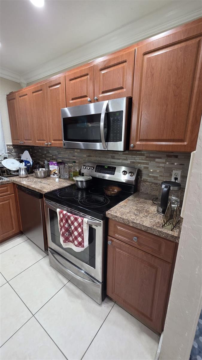 QUAIL RUN OF SUNRISE - Residential