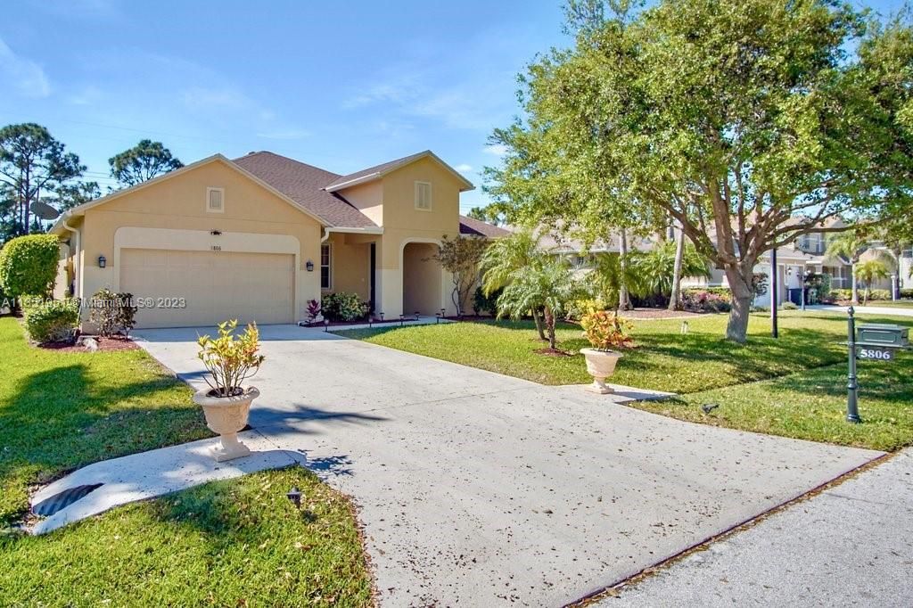 Photo of 5806 NW Breezy Brook Ct, Port Saint Lucie, FL 34986 (MLS # A11351951)