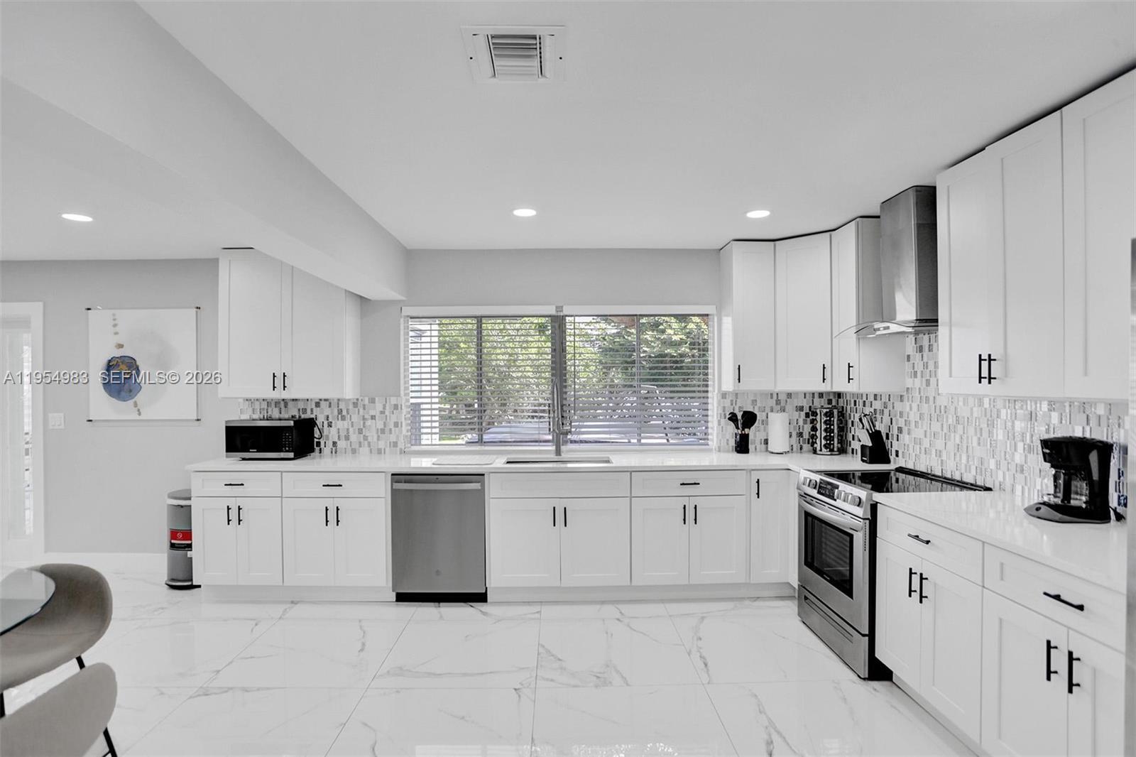 LITTLE HARBOR ON THE HILL - Residential