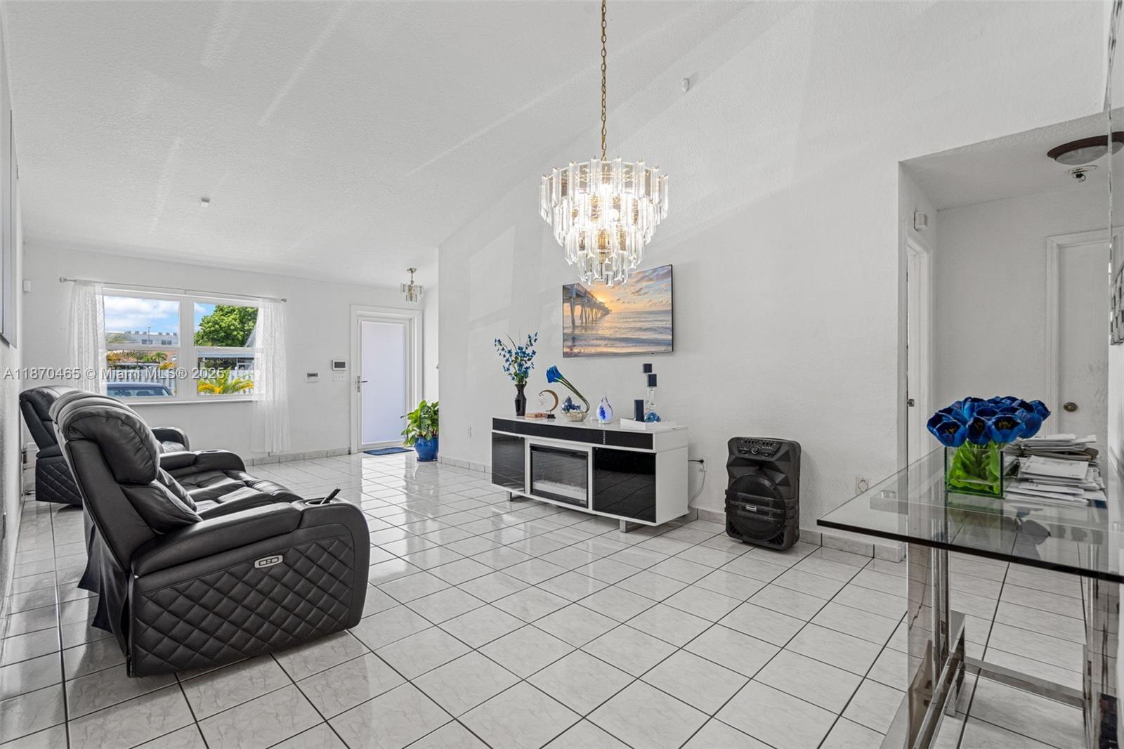 CHANTE-CLARE - Residential