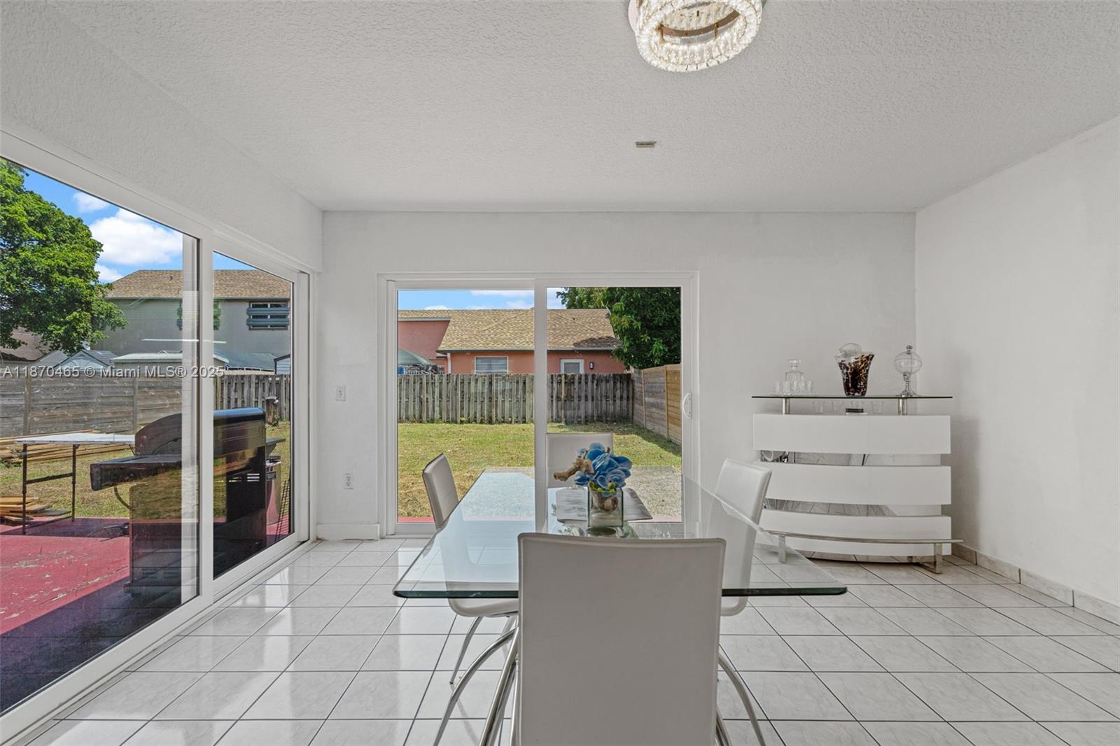 CHANTE-CLARE - Residential