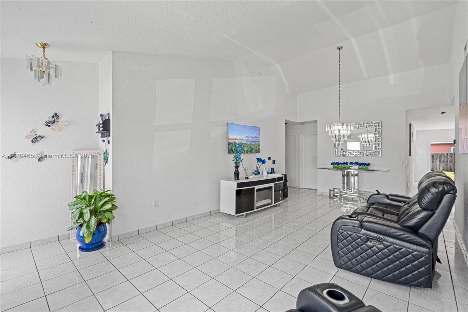 CHANTE-CLARE - Residential