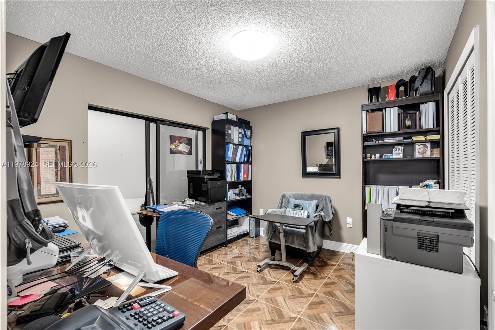 BIRD LAKES SOUTH SEC 4 - Residential