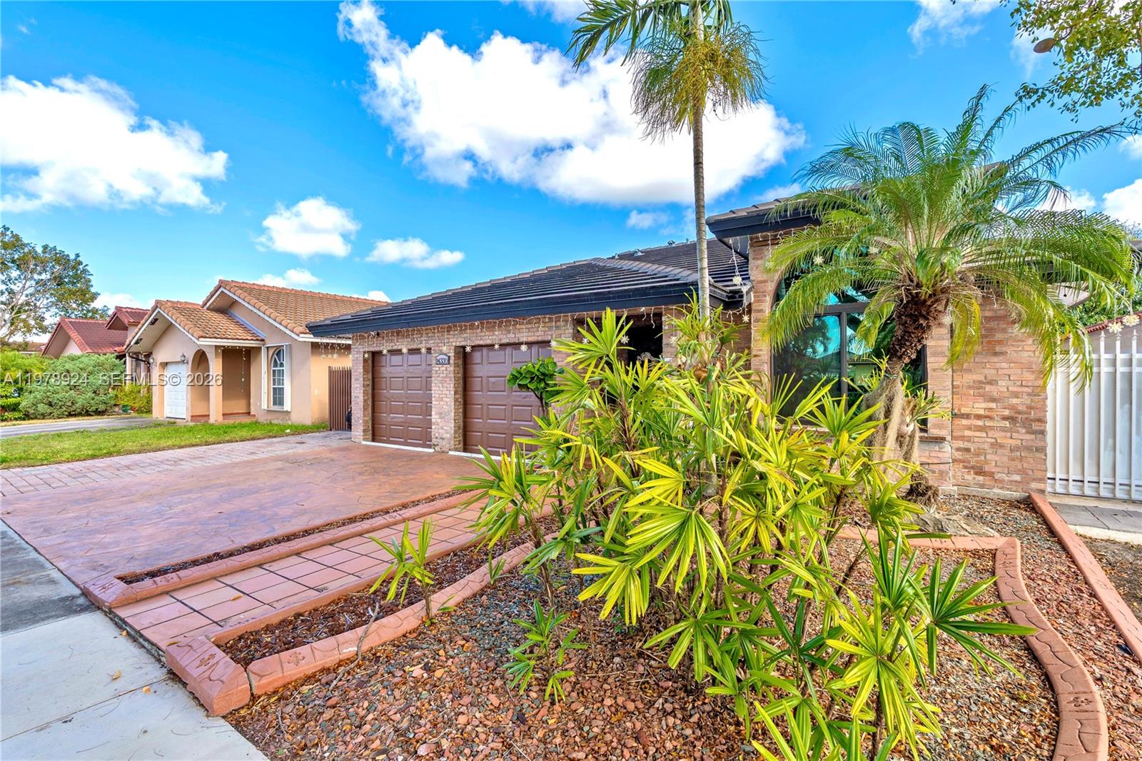 BIRD LAKES SOUTH SEC 4 - Residential