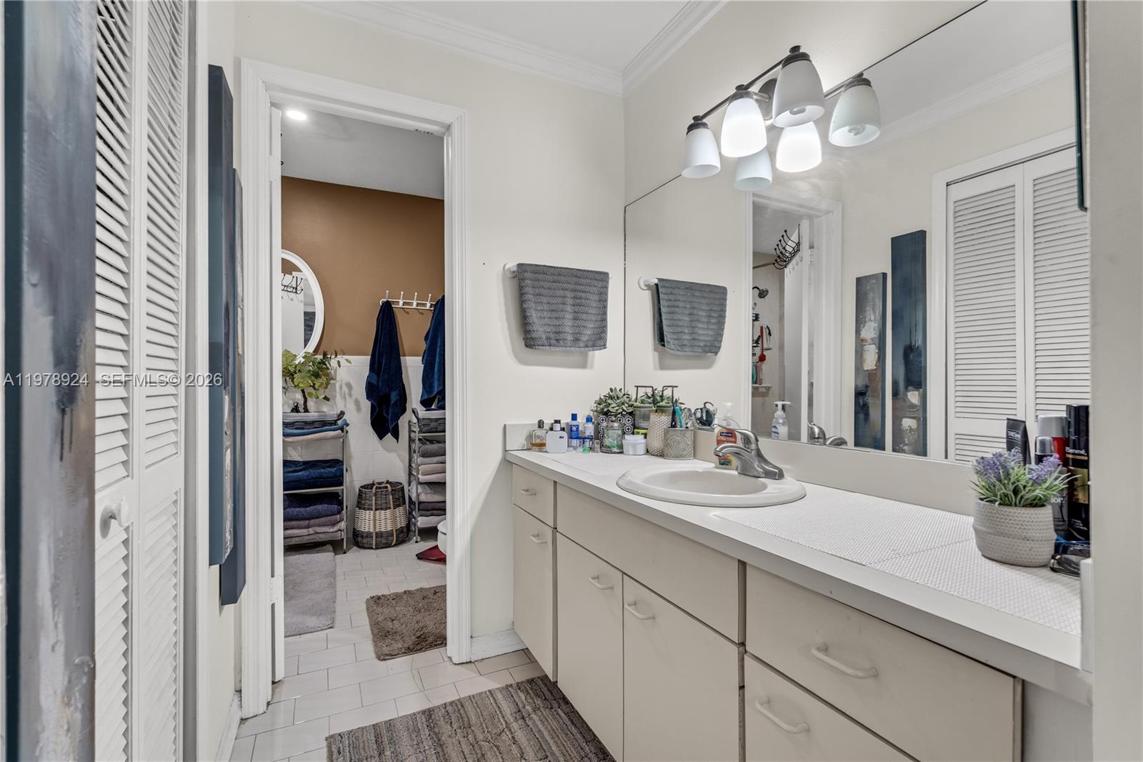 BIRD LAKES SOUTH SEC 4 - Residential