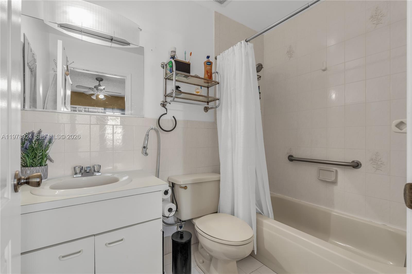 BIRD LAKES SOUTH SEC 4 - Residential