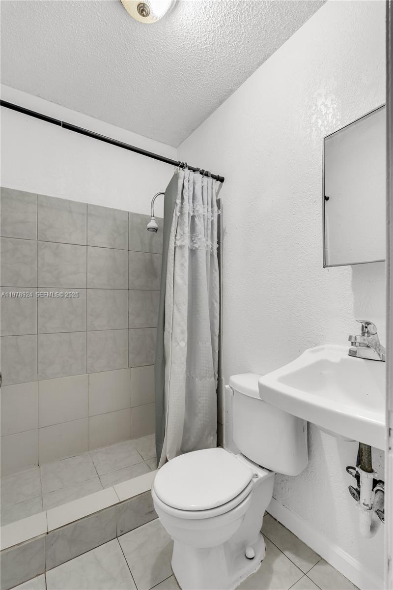 BIRD LAKES SOUTH SEC 4 - Residential