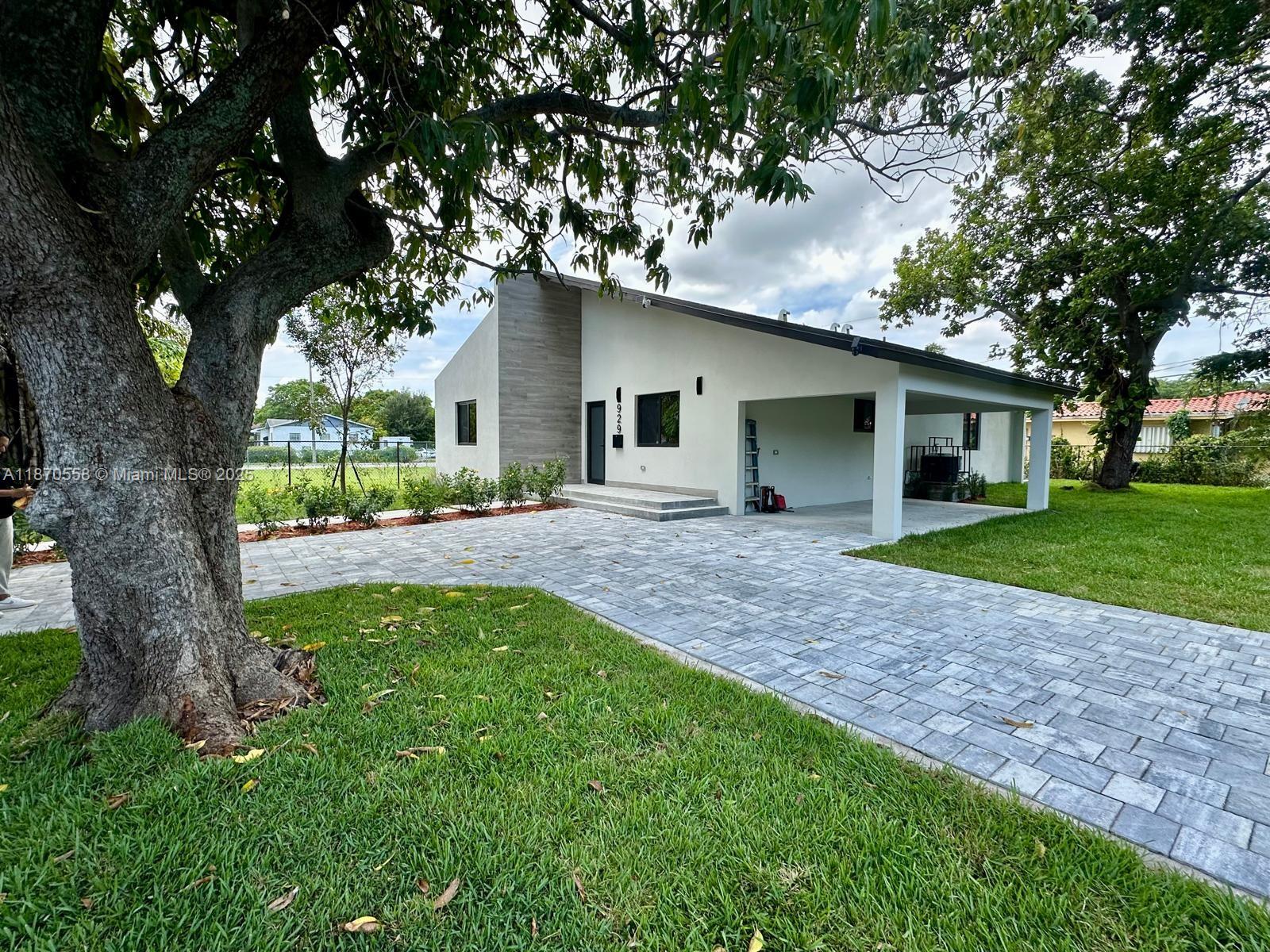 929 NW 60th St