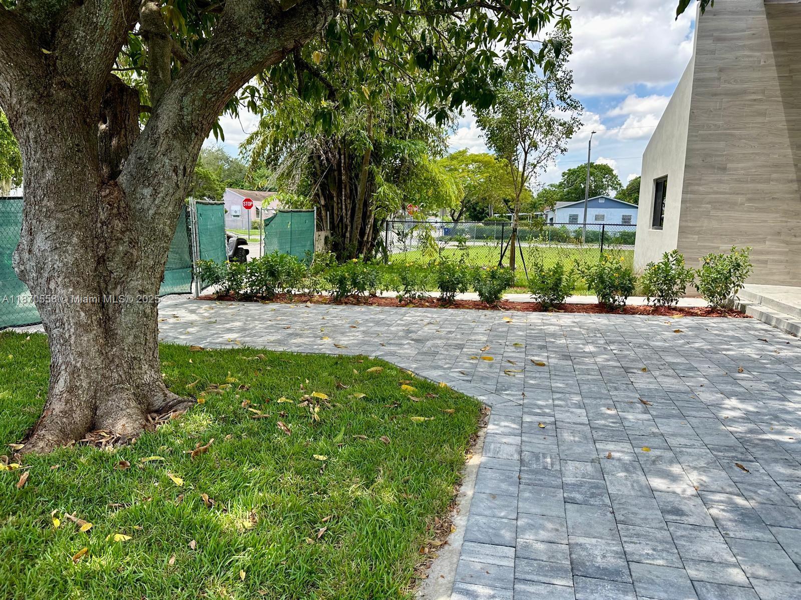 929 NW 60th St