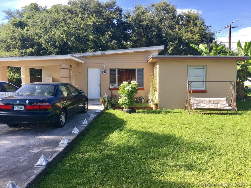 CALLING ALL INVESTORS! Large corner lot with LOTS OF POTENTIAL. Roof replaced in 2010, full electrical replacement in 2010 all with permits. Features 2 beds / 2 baths w/ laundry room, tile & hardwood floors throughout. Excellent investment opportunity, close to shops, restuarants, & public transportation. Tenant occupied until 9/14/17. Owner looking for a quick closing. Please don't disturb tenant, contact agent only for private showing.
