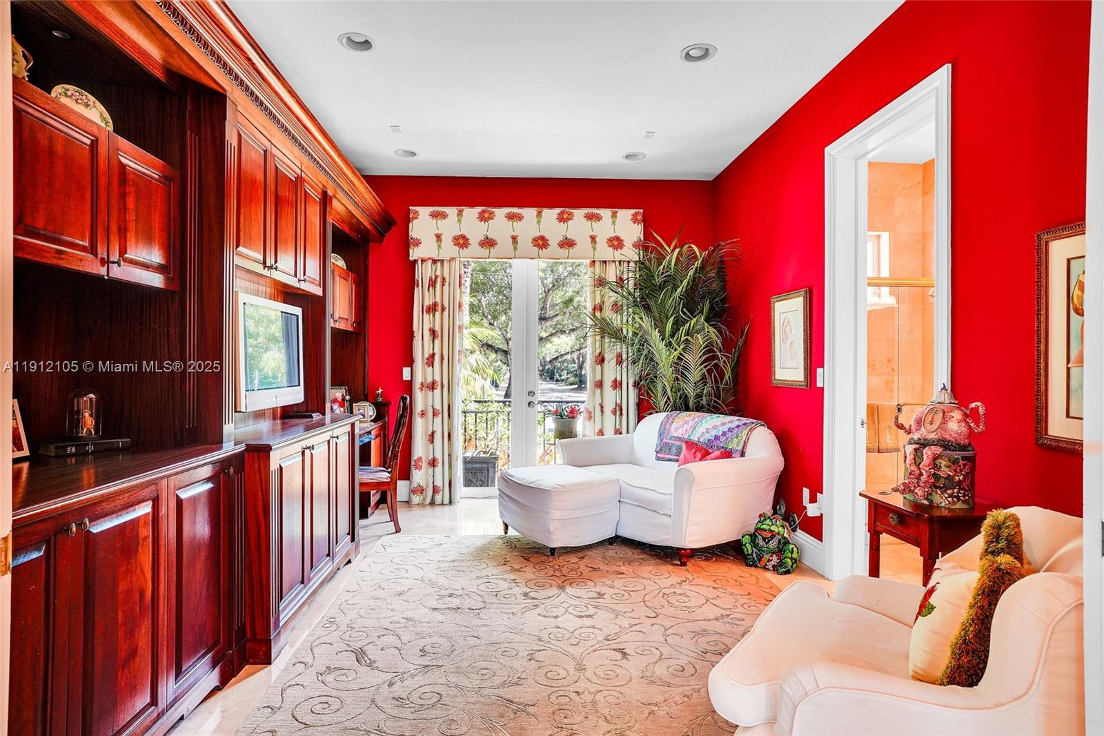 HURRICANE COVE - Residential