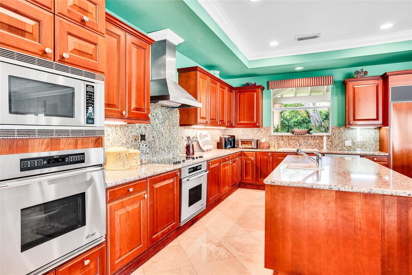 HURRICANE COVE - Residential