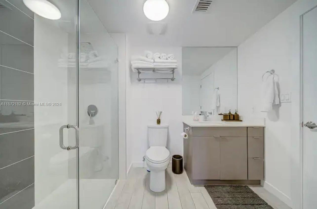 26 EDGEWATER CONDO - Residential Lease